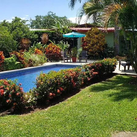 La Villa Airport